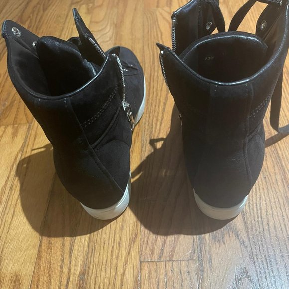 prada - Picture 2 of 7